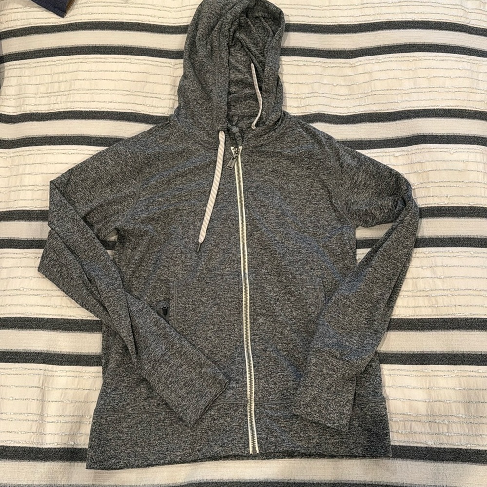 Vuori women’s halo performance hoodie size S